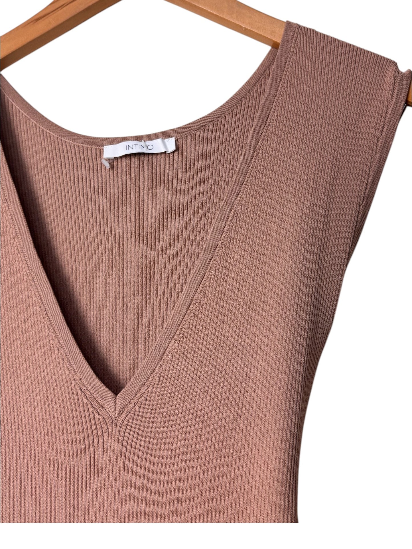 Sleeveless Knit Maxi Dress