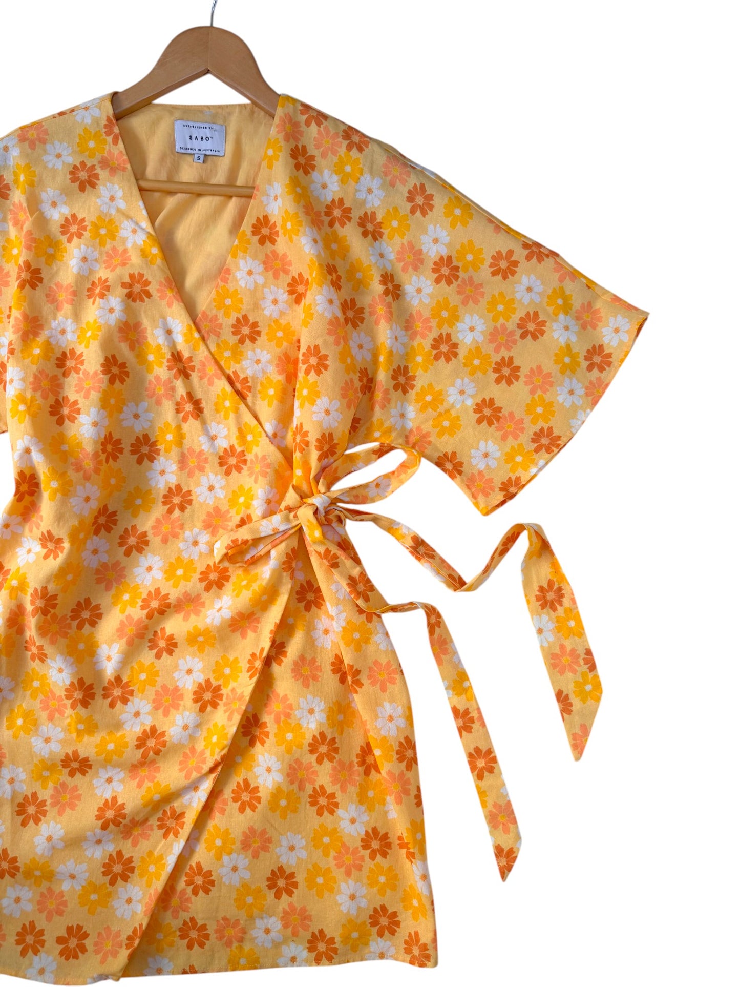 Sabo Yellow Floral Mini Dress – V-Neck Kimono Wrap Style in Linen Texture