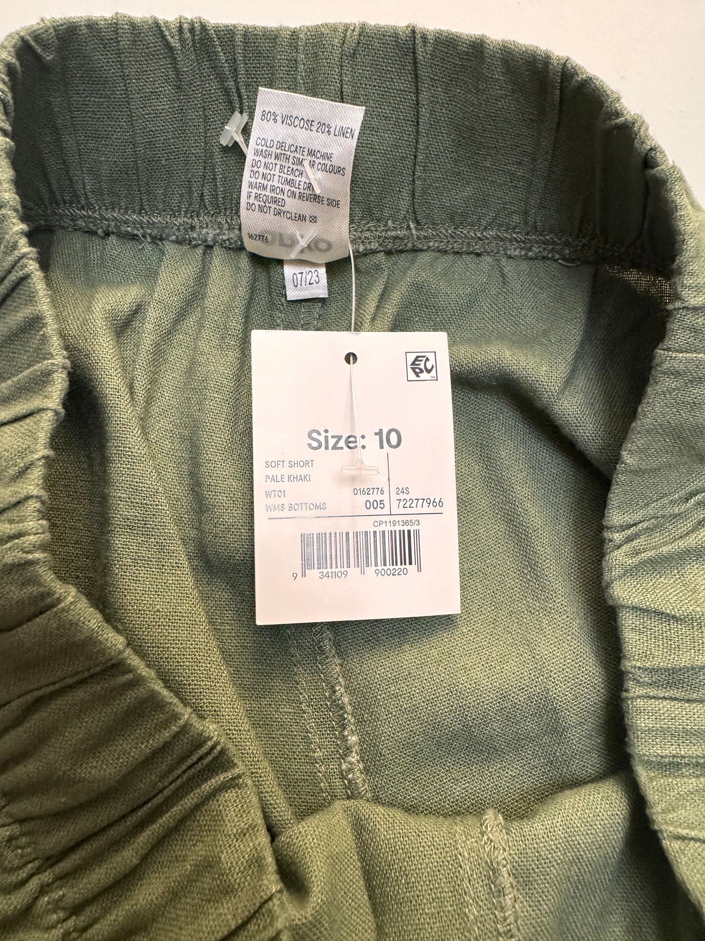 Moss Green Relaxed Linen Shorts