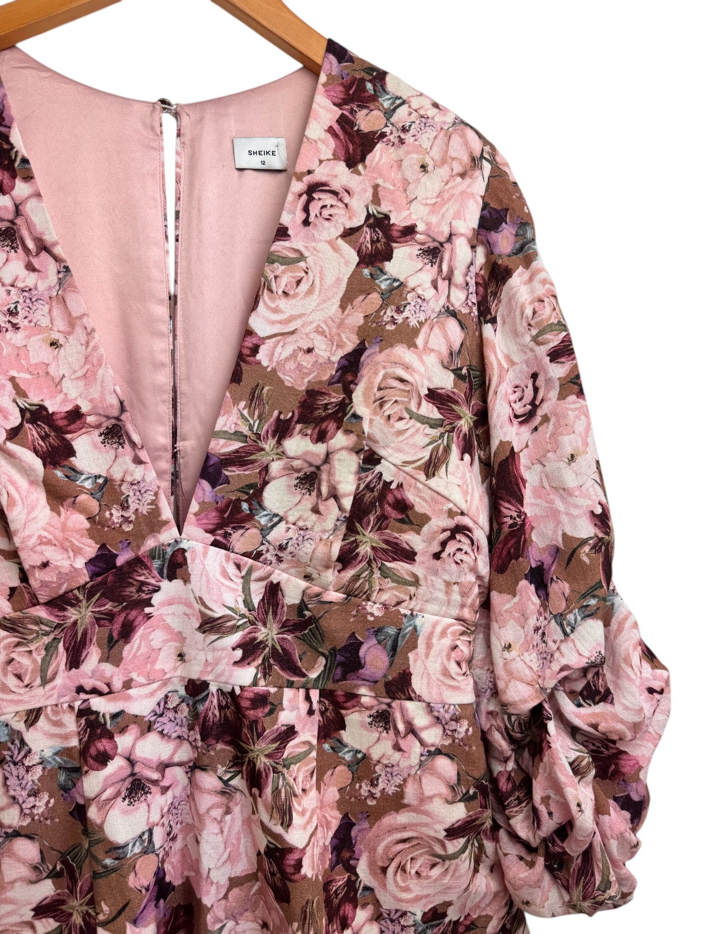 Sheike Dainty Floral Linen-Textured Dress – Luxe & Feminine Elegance