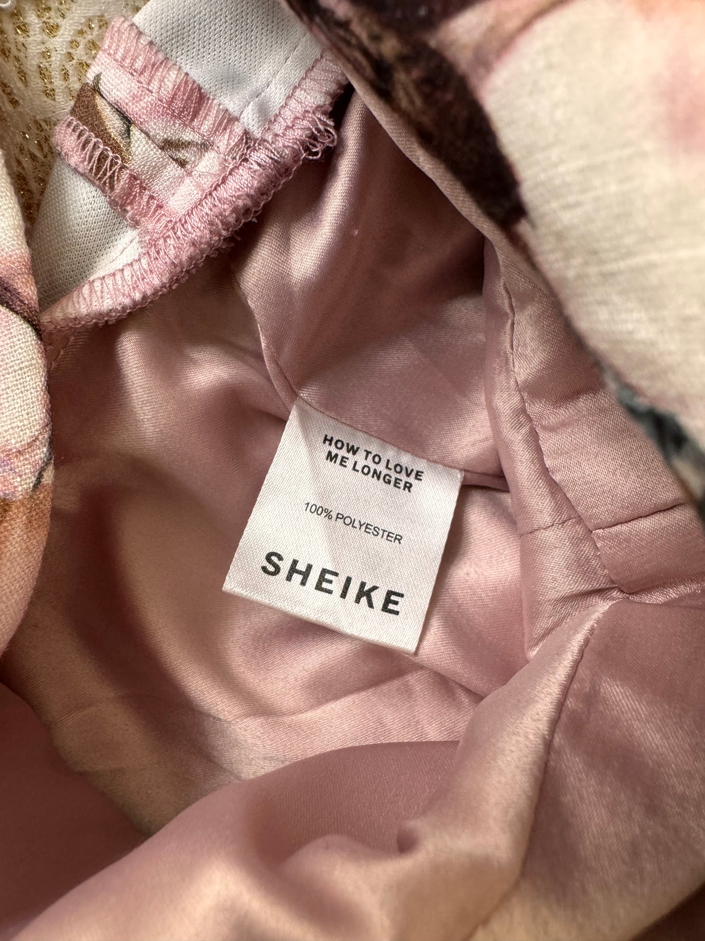 Sheike Dainty Floral Linen-Textured Dress – Luxe & Feminine Elegance