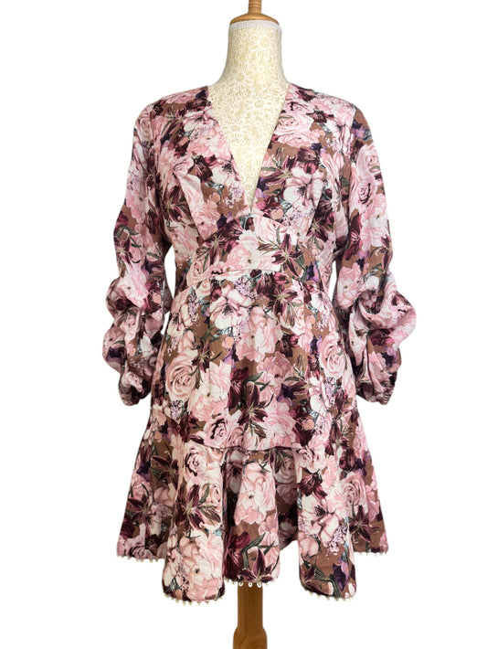 Sheike Dainty Floral Linen-Textured Dress – Luxe & Feminine Elegance