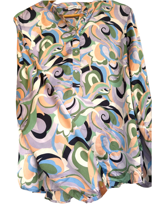 Gallery Satin Blouse – Abstract Paisley Elegance