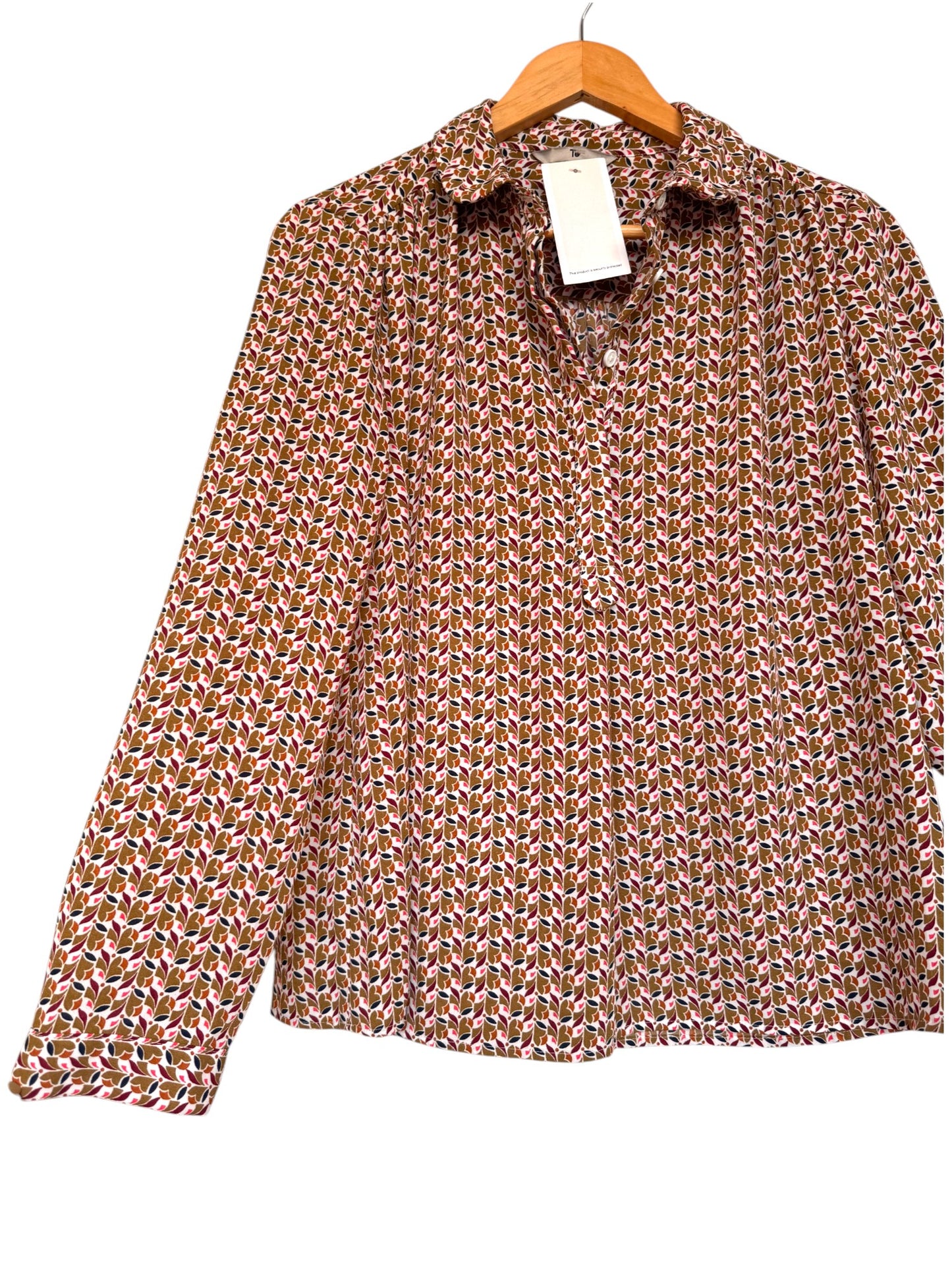 Tu Flowy Sheer Blouse – Navy & Tan Leaf Print