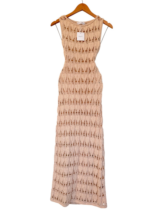 Sand-Beige Crochet Maxi Dress – Beach-Ready Chic with Scoop Neckline