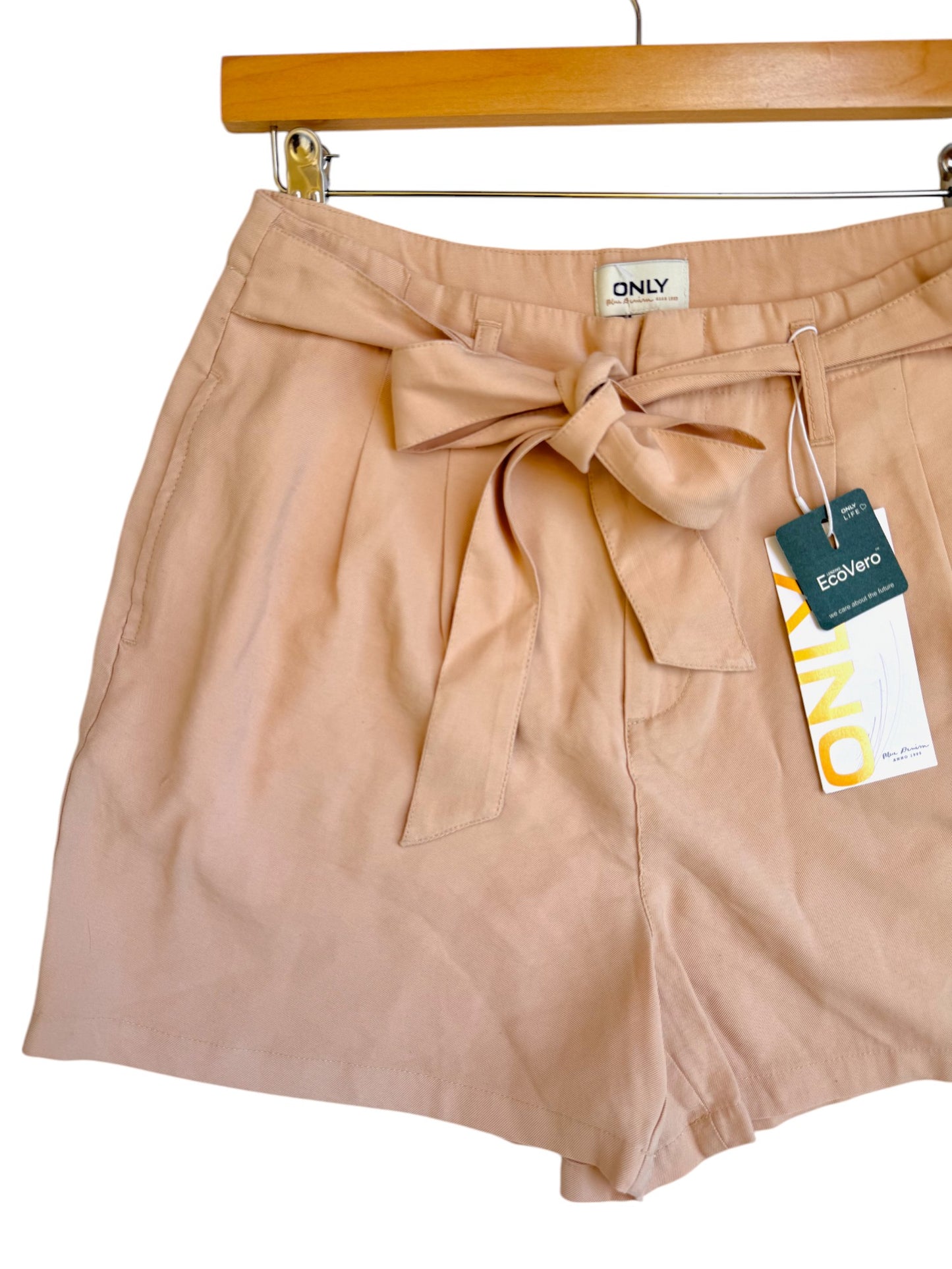 ONLY High-Waist Paperbag Belted Shorts – Chic Everyday Essential